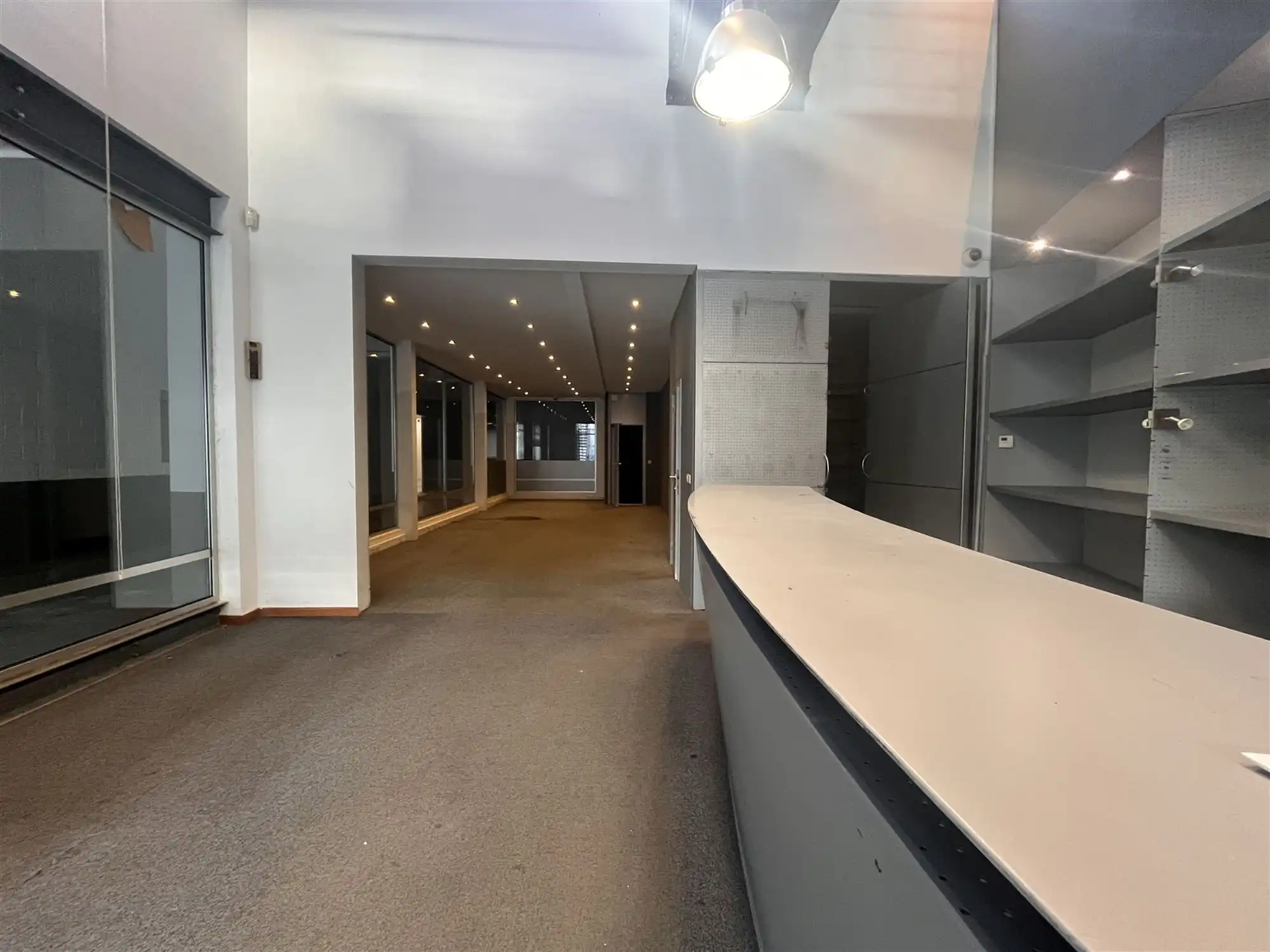 Commercieel pand met open structuur en diverse mogelijkheden foto 11