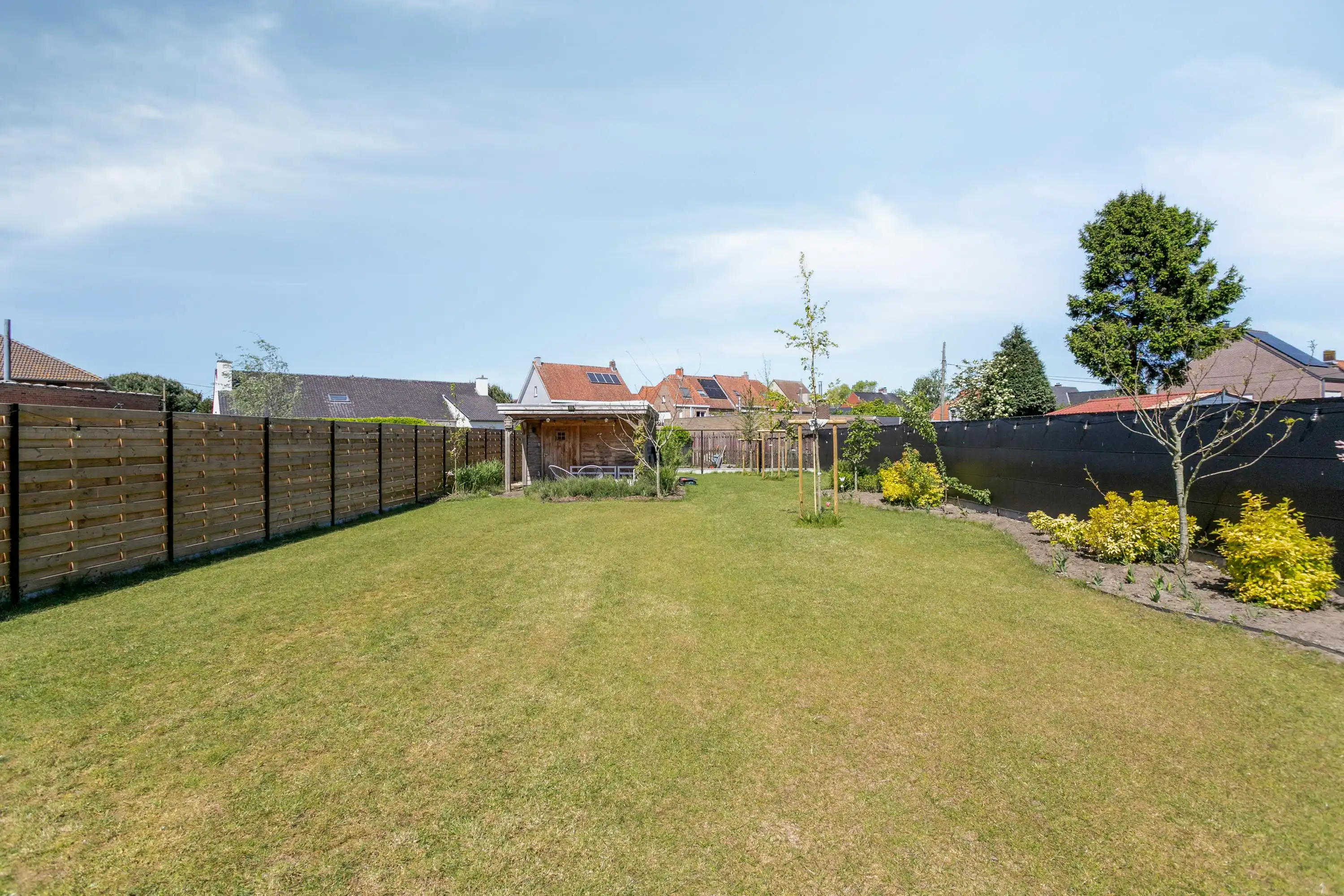 Volledig gerenoveerd huis te Waregem met aangename tuin foto 20
