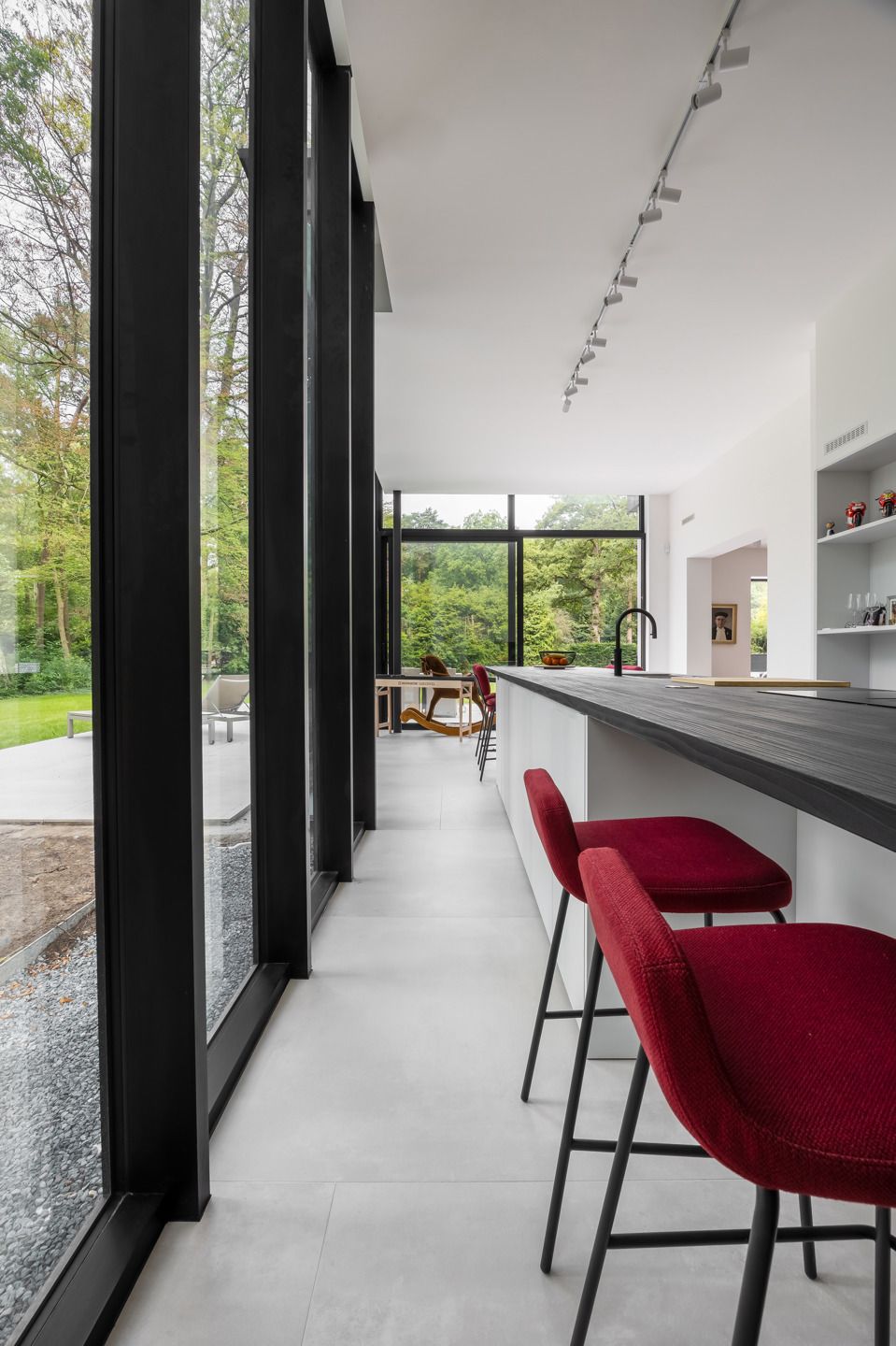 Luxe volledig gerenoveerde villa op een prachtig hoekperceel foto 17