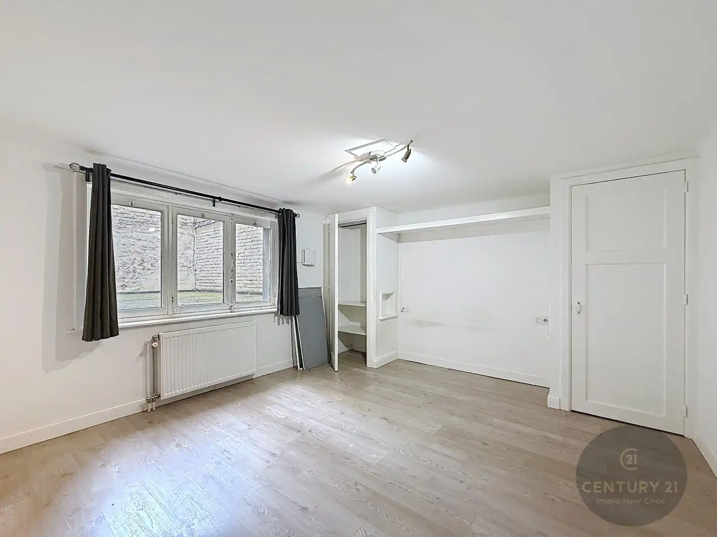 kelderappartement met RUIM terras vlak aan zee foto 10