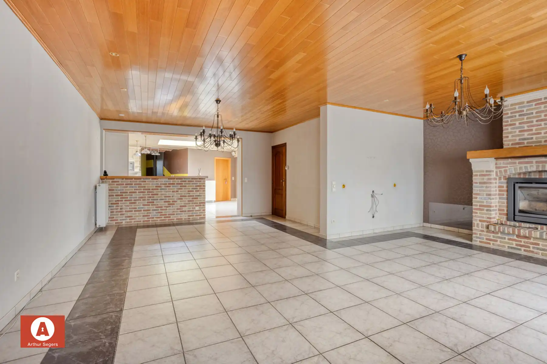 Instapklare HOB met oprit & dubbele garage met zolder. foto 9