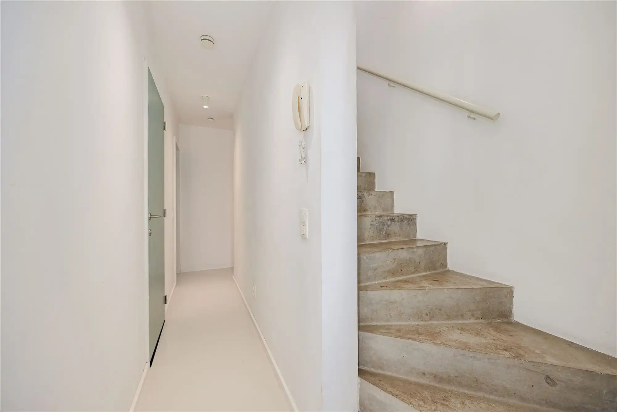 Prachtige woning met 3 slk en groot terras aan een zonnig plein foto 17