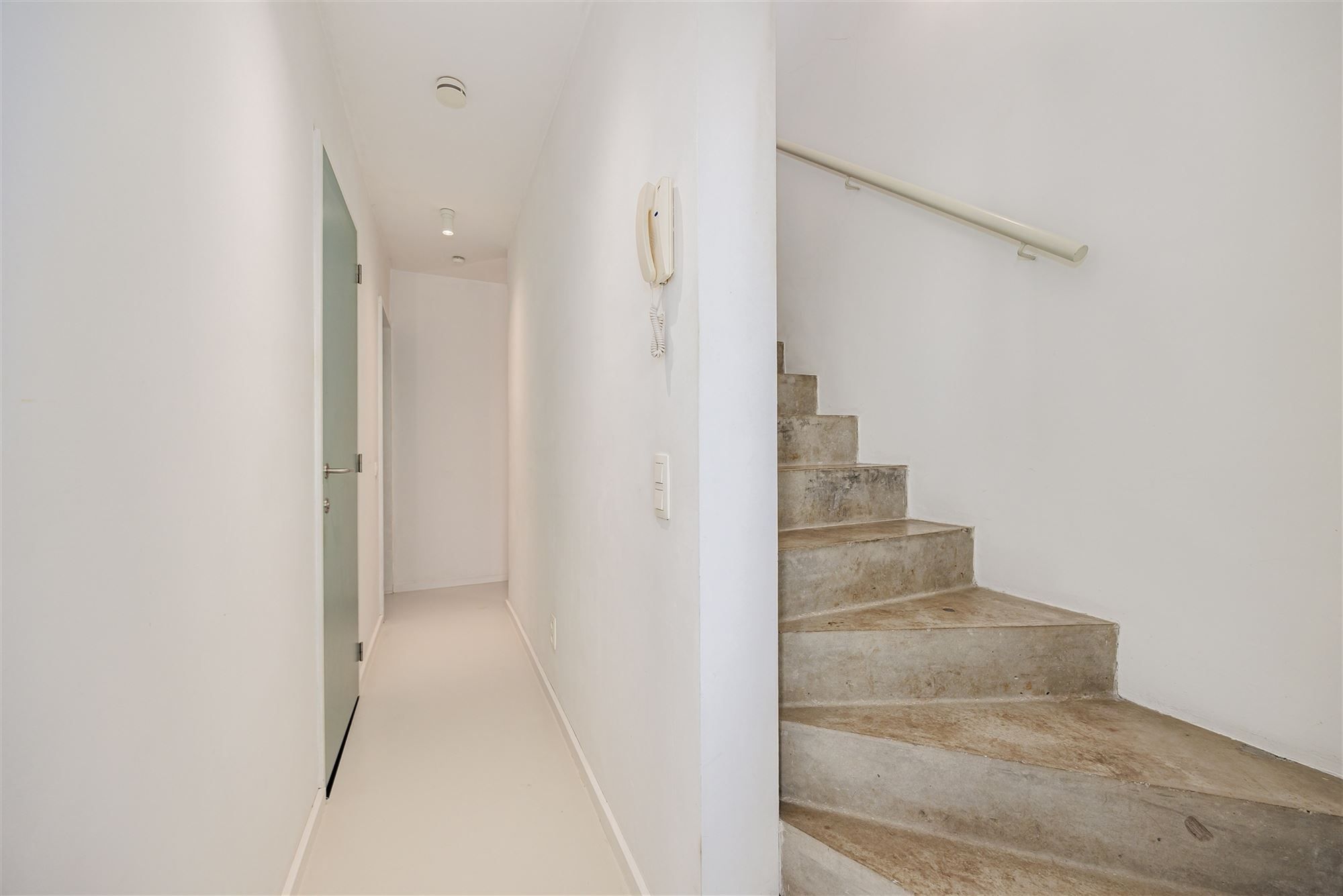 Unieke woning met 3 slk en groot terras aan een zonnig plein foto 17