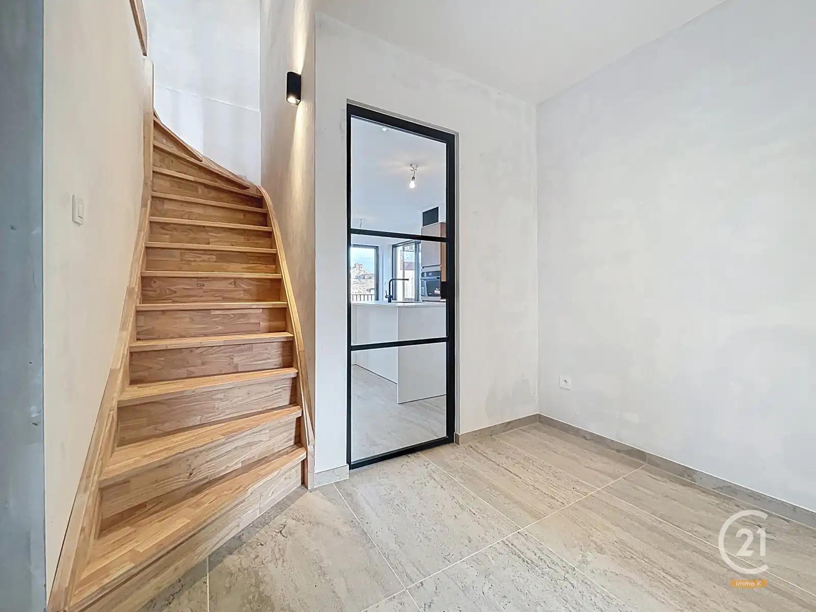 Nieuwbouw duplex met 4 slpks, terras, tuin en staanplaats foto 9