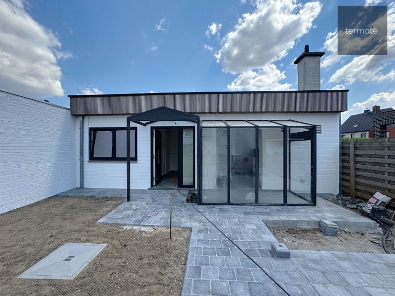 gelijkvloerse woning foto {{pictureIndex}}