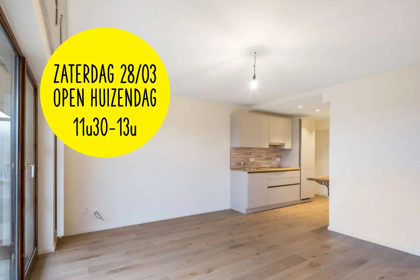 Gerenoveerde serviceflat op 4e verd. met 1 slpk. en terras foto {{pictureIndex}}