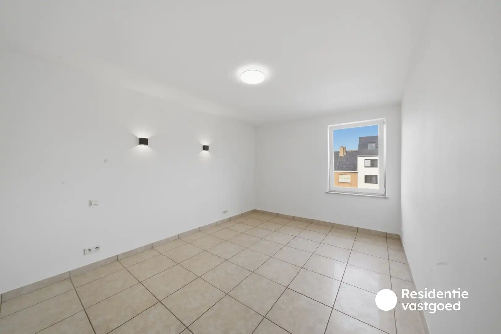 Instapklaar  2 slaapkamer appartement te Bredene foto 15