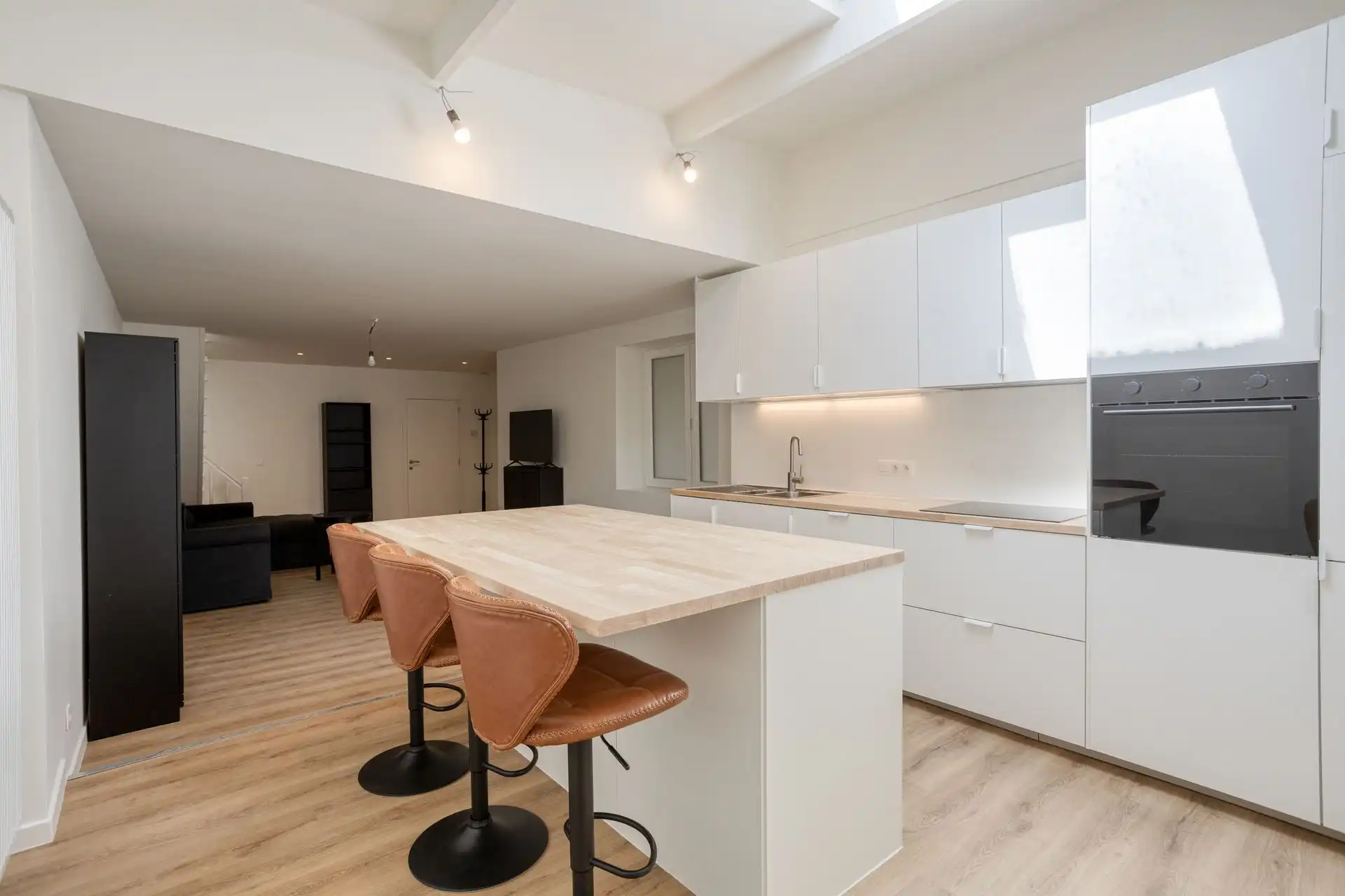 Instapklare, volledig gerenoveerde woning met 3 slaapkamers in het hart van Leuven (2026) foto 5