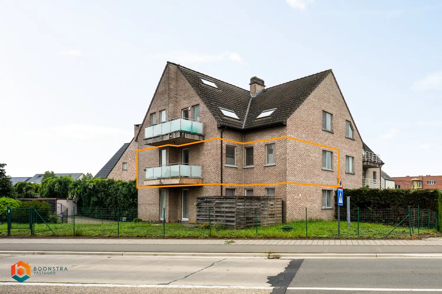 Ruim appartement met 2 slaapkamers en optionele staanplaats met berging foto {{pictureIndex}}