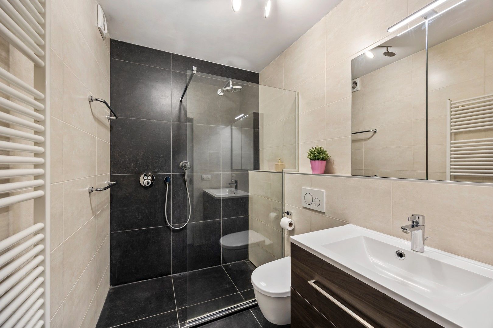 Instapklare en energiezuinige woning in Kapellen Centrum foto 9