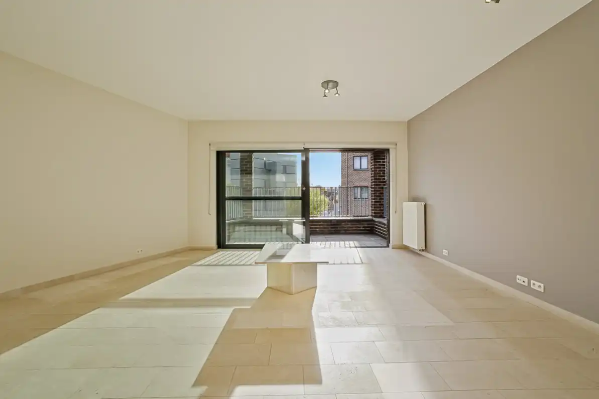 Stijlvol appartement in iconisch gebouw met ruim terras in hartje Aalst foto 4