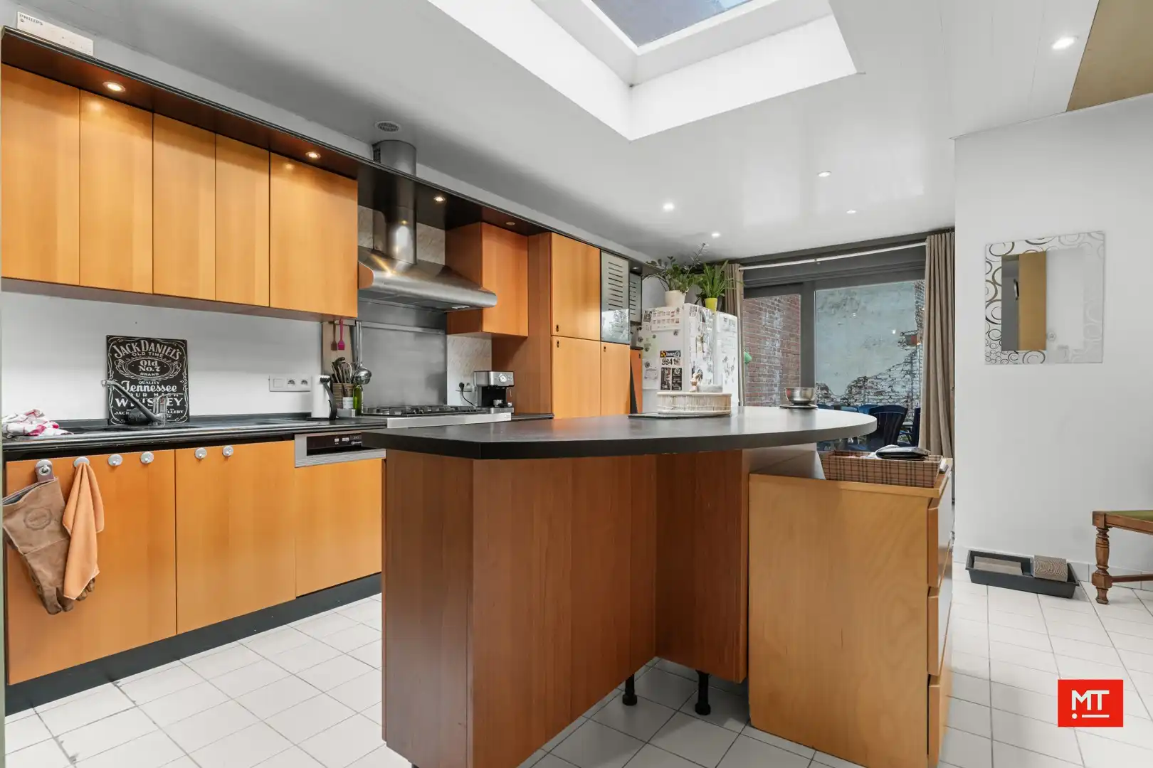 Instapklare woning met 4 slaapkamers en stadskoer in hartje Wervik foto 8