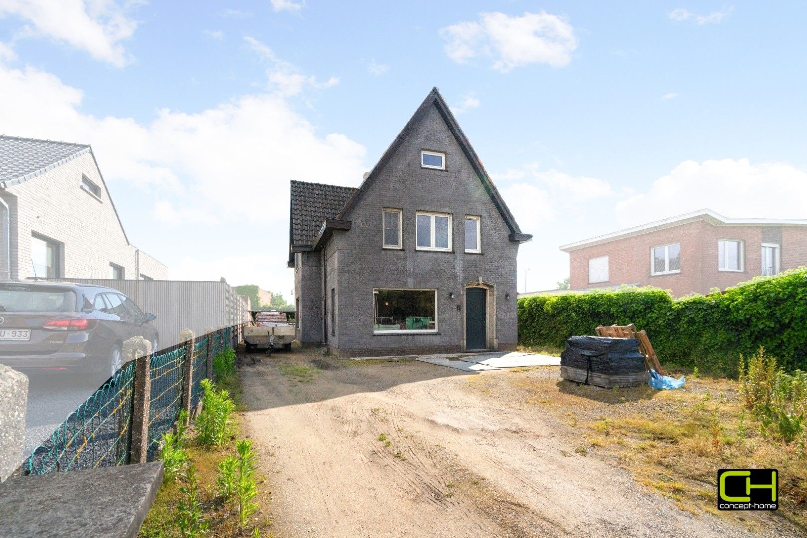 Gerenoveerde woning met 3 slaapkamers te koop in Zomergem foto 1