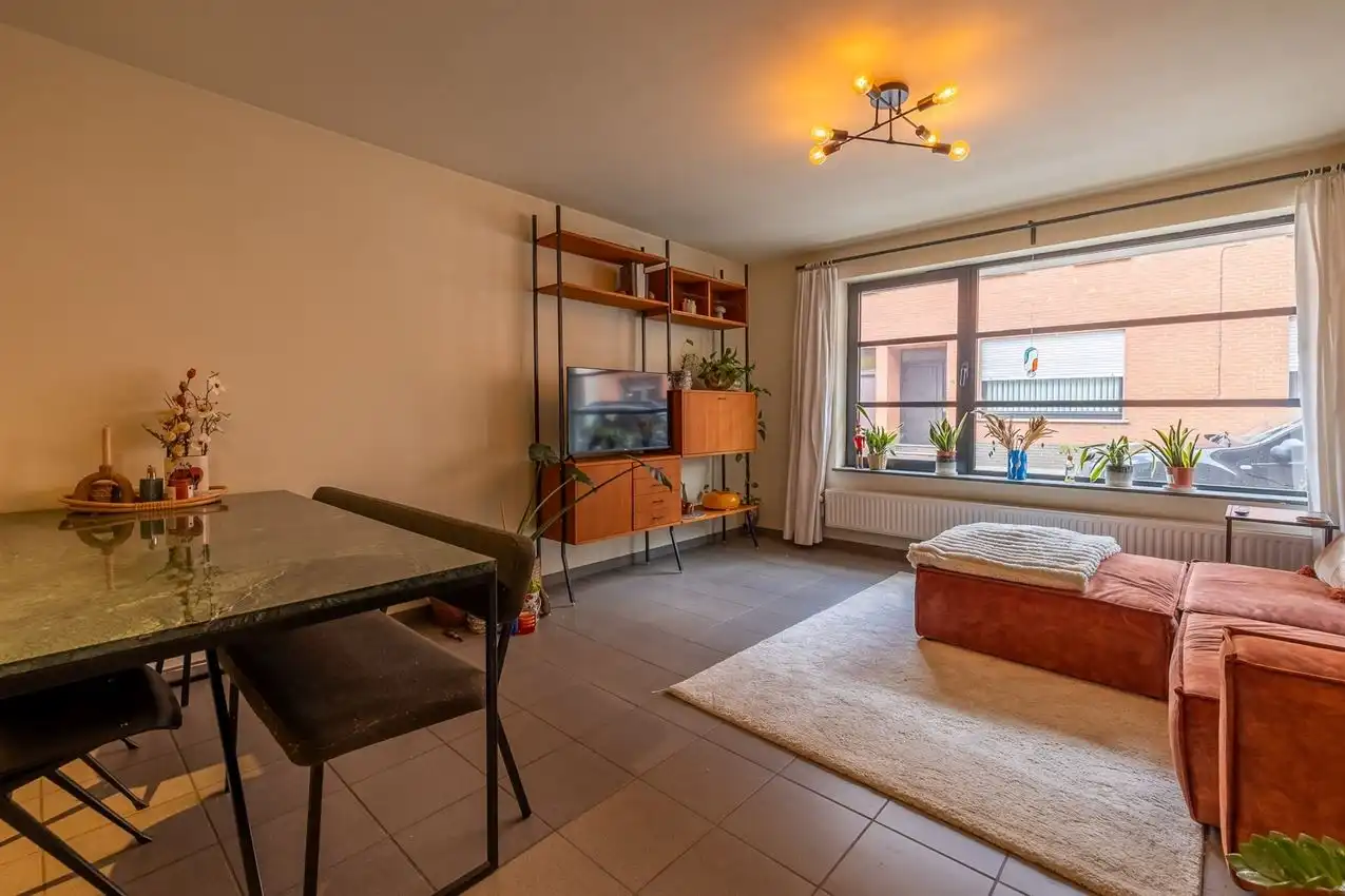 Gelijkvloers appartement met twee slaapkamers en autostaanplaats foto 3
