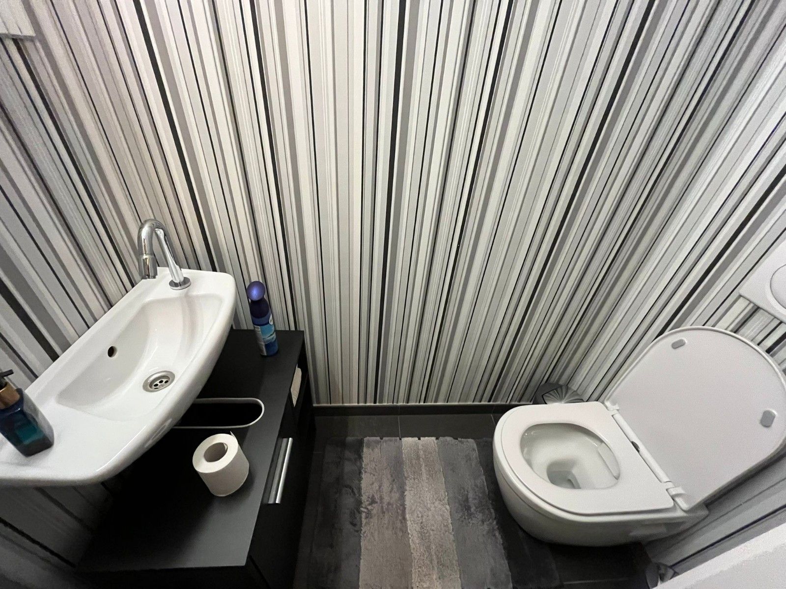 Lichtrijk appartement met 2 slaapkamers en terras – 1ste verdieping | EPC A foto 7