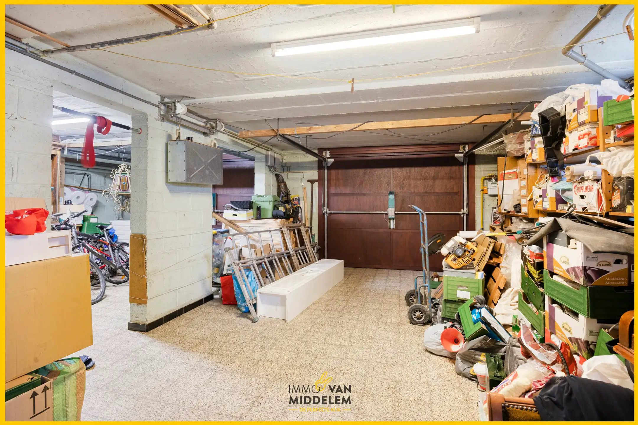 RUIME WONING MET 6 KAMERS EN GROTE TUIN foto 22