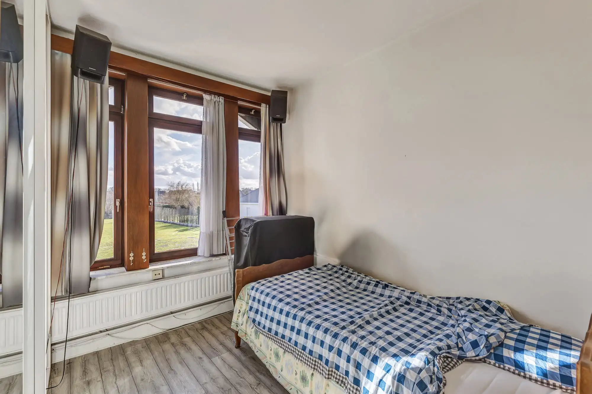 Goed onderhouden woning met garage foto 14