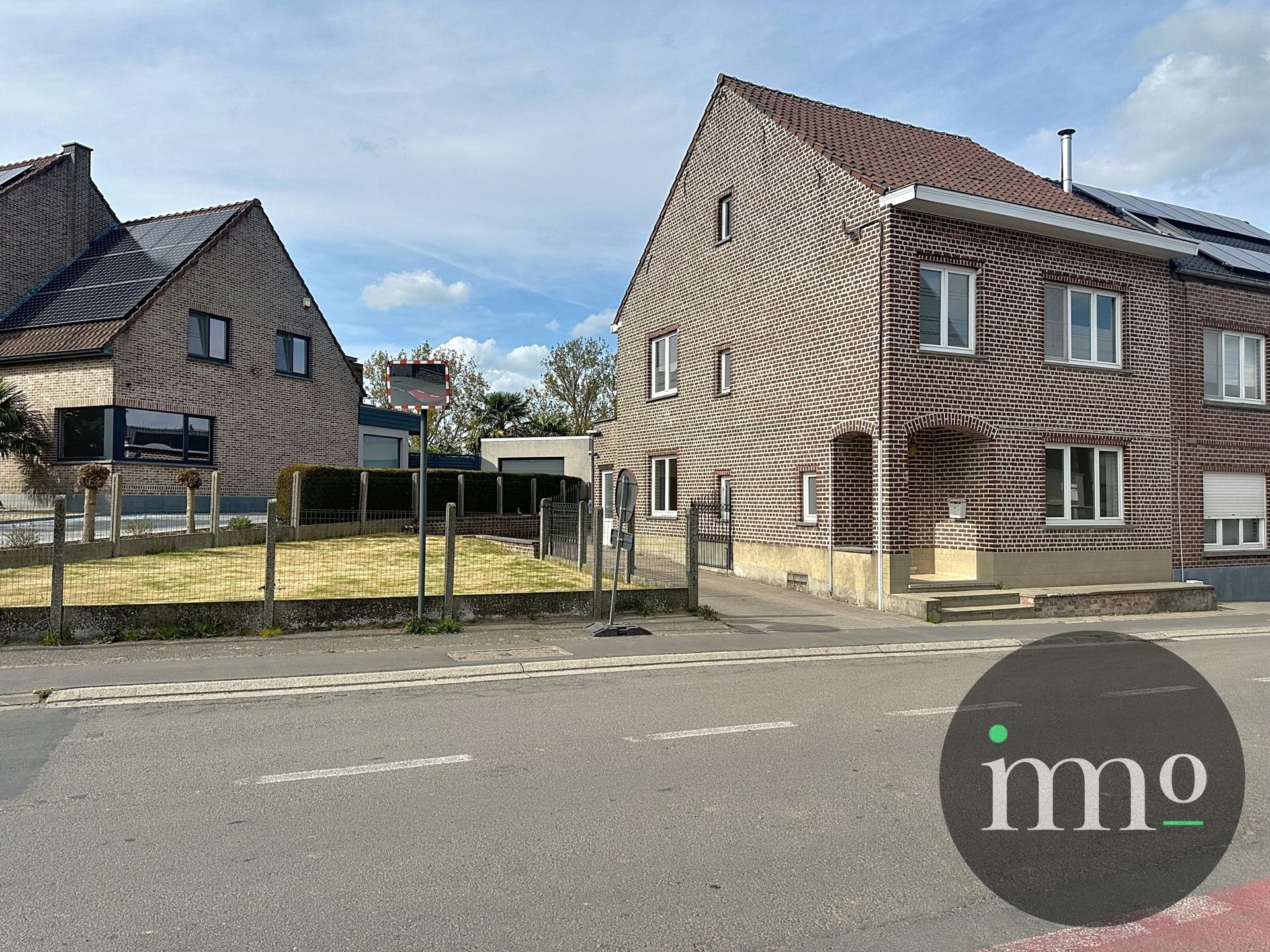 Hoofdfoto van de publicatie: Instapklare woning met grote garage voor hobbyisten
