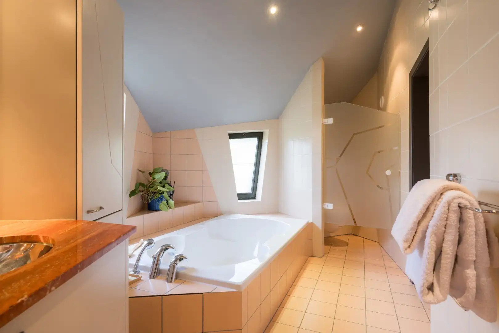 Een uitzonderlijke villa waar architectuur, natuur en kunst in perfecte harmonie samenkomen foto 11