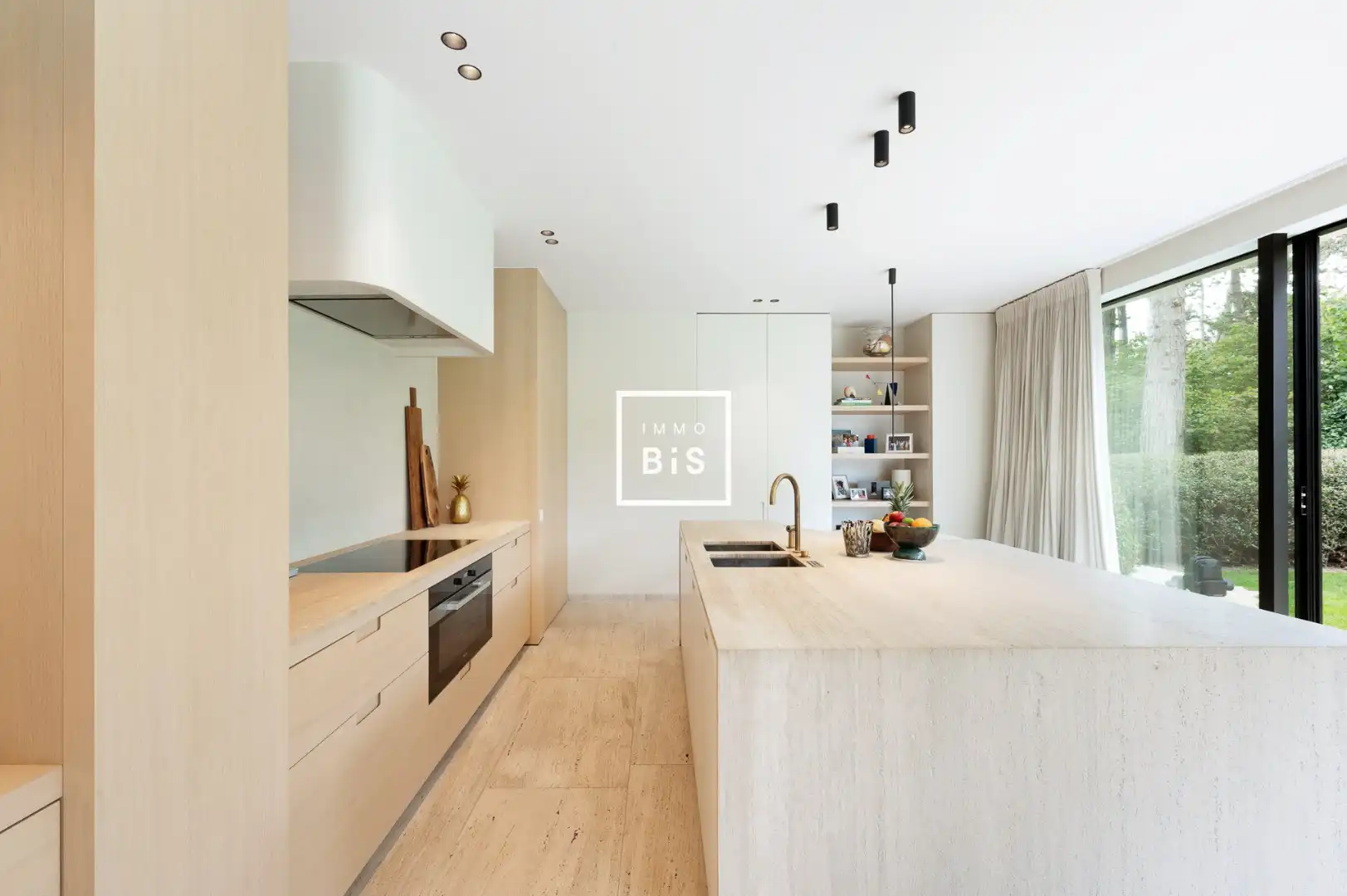 Luxueuze villa gelegen op een zeer rustige en begeerde ligging op enkele passen van het Albertplein foto 11