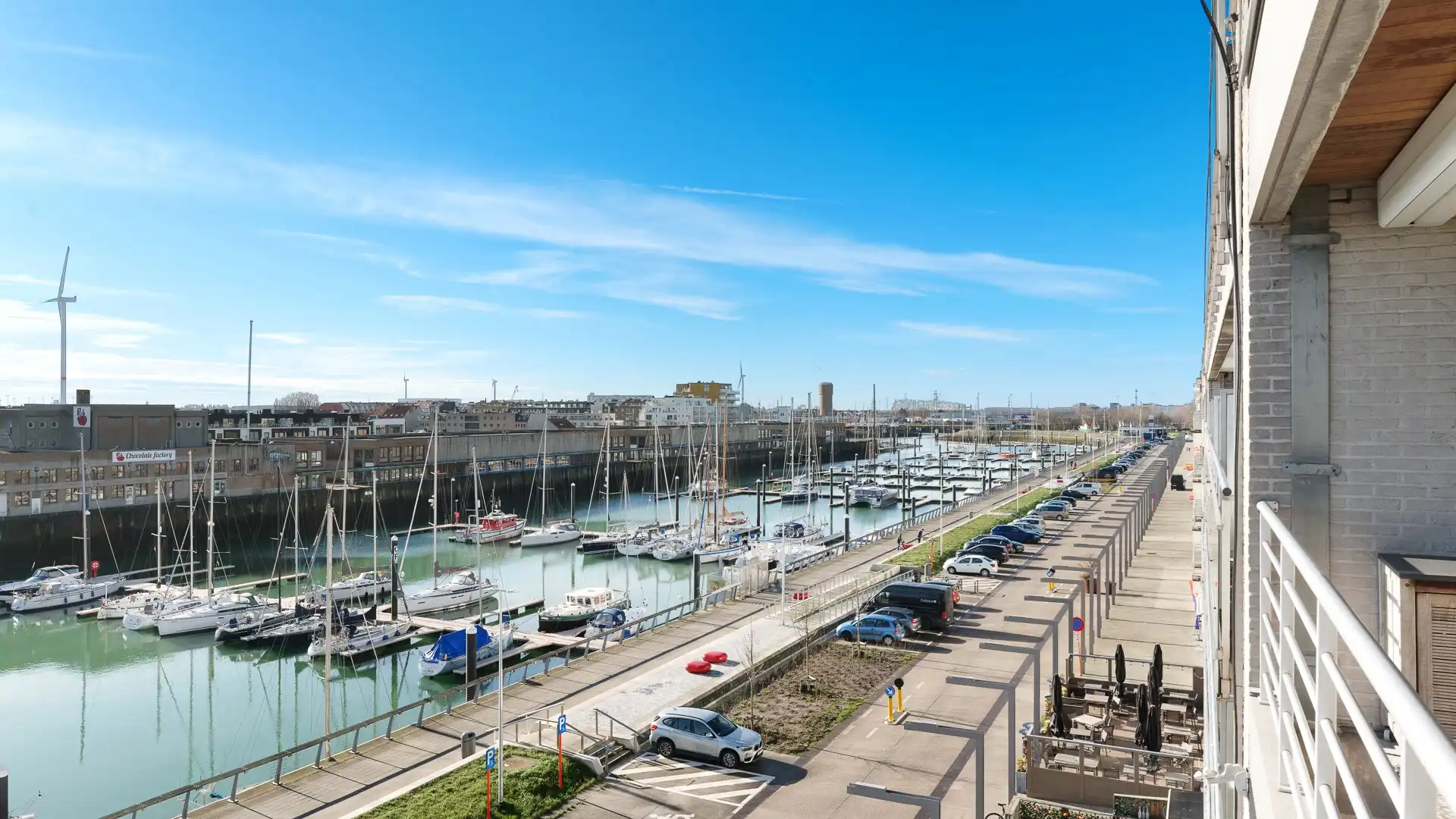 Modern en ruim appartement met zicht over de jachthaven foto 11