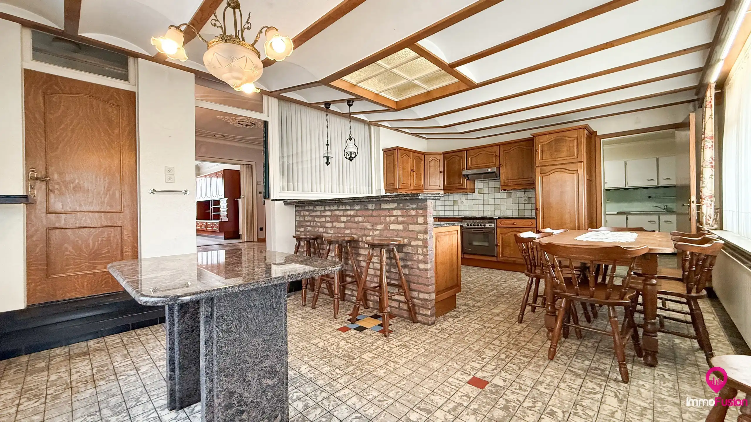 Ruime woning met 4slpk en veel privacy in rustige straat! foto 14