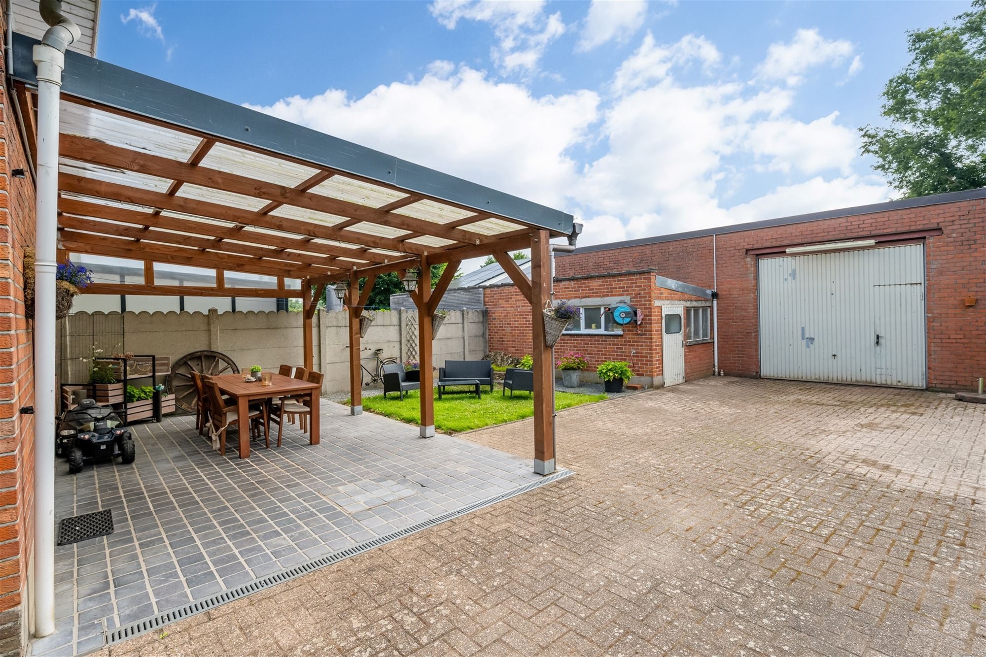 Woning te koop met atelier/magazijn en grote tuin! foto 17