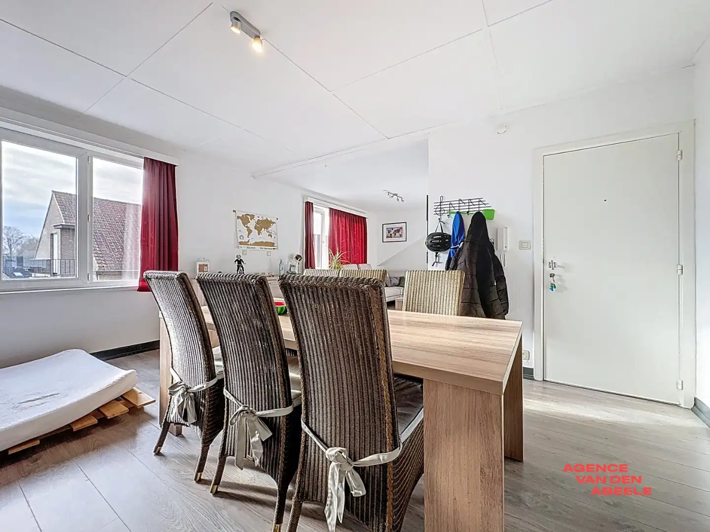 Instapklaar appartement te Sint-Kruis foto 2