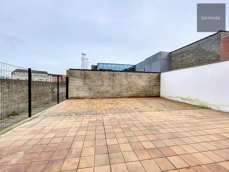 Centraal gelegen handelspand foto 9