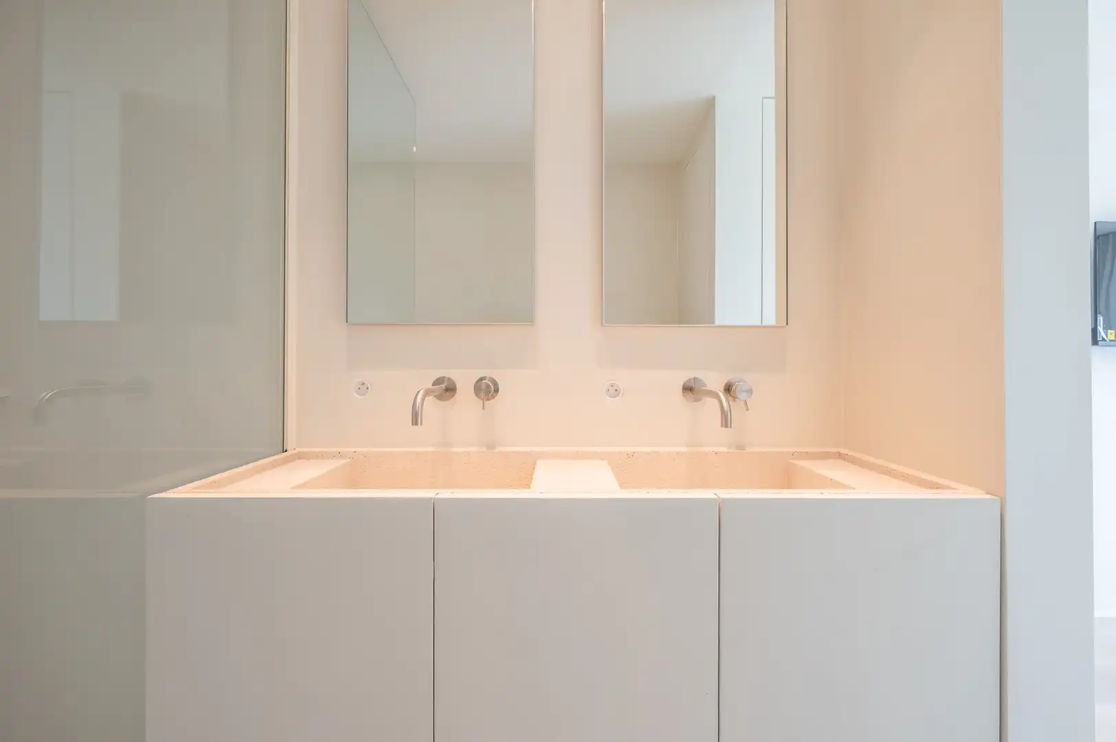 Magnifiek appartement op de wandeldijk in het Zoute, met adembenemend frontaal zeezicht. foto 23