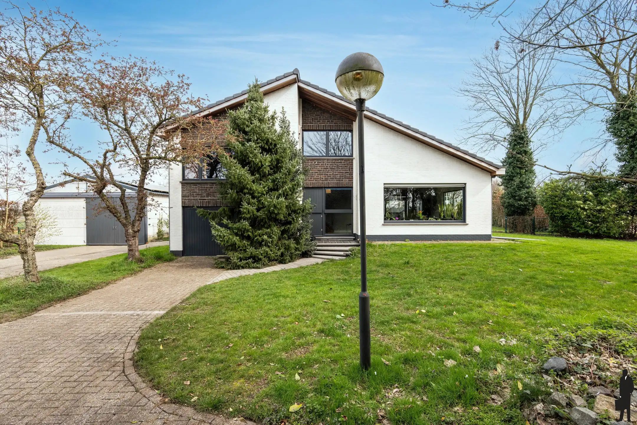 Ruime woning met weids uitzicht op 4.615 m² in Meerle foto {{pictureIndex}}