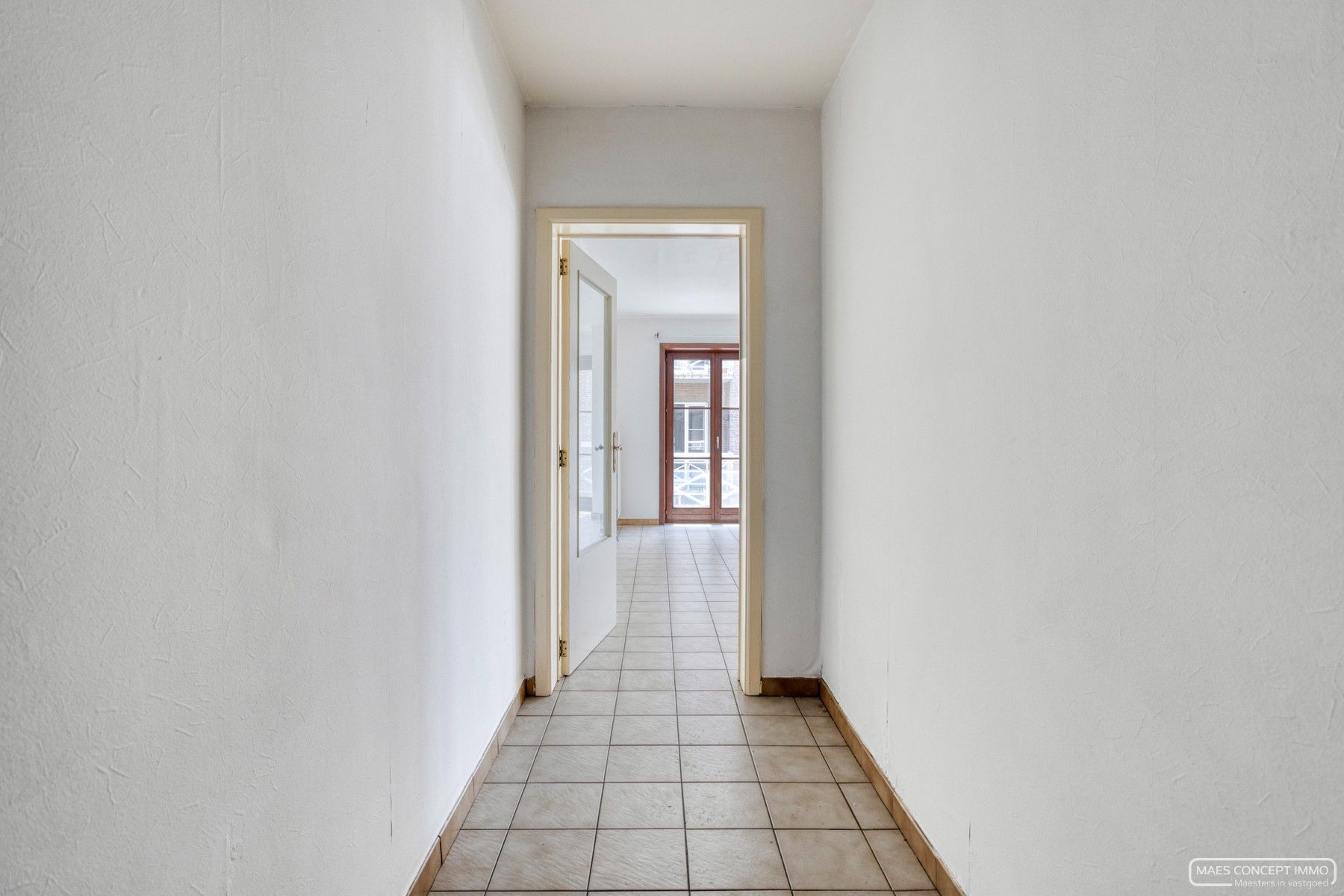 Instapklaar appartement te koop in Harelbeke — topligging vlak bij Kortrijk! foto 5