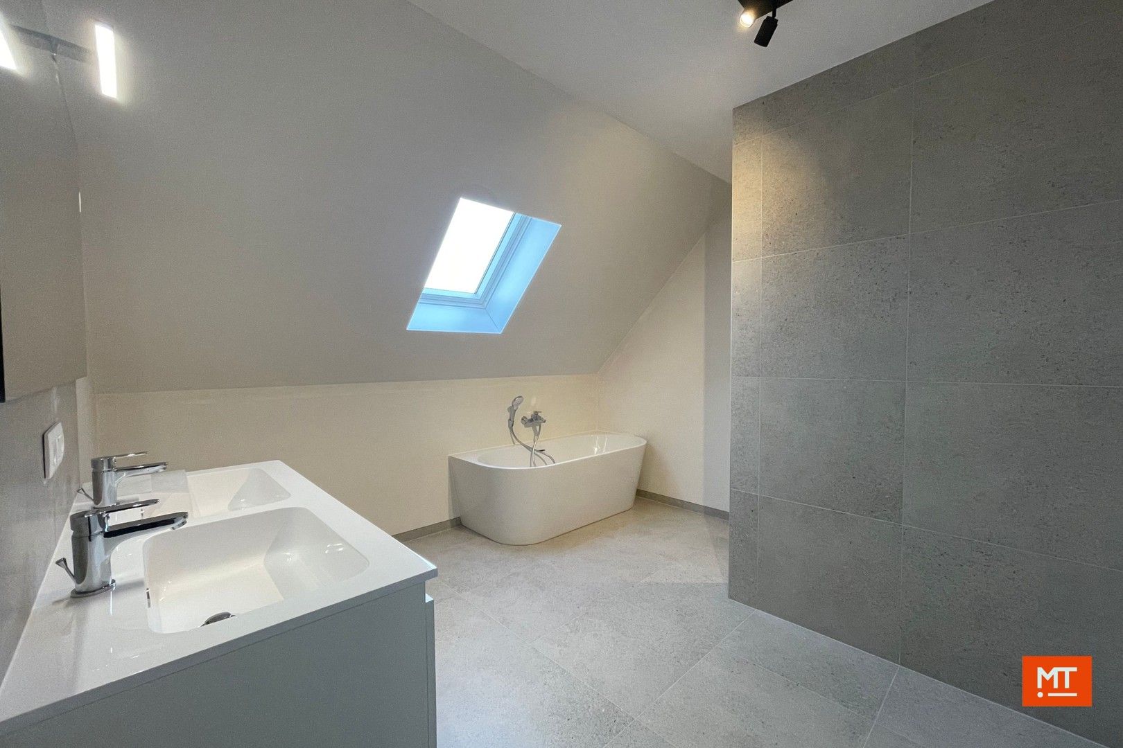 Nieuwbouwappartement te huur met 2 slaapkamers en garage foto 8