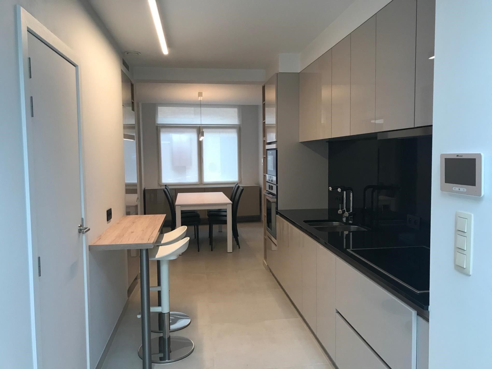 Lichtrijke rijwoning in het hartje van Ieper foto 2