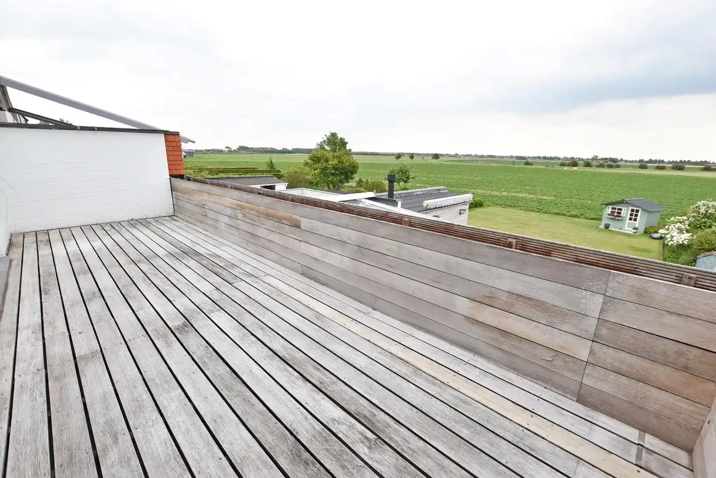 Mooi ongemeubeld appartement met zonnig terras en prachtig zicht over de Polders! foto {{pictureIndex}}