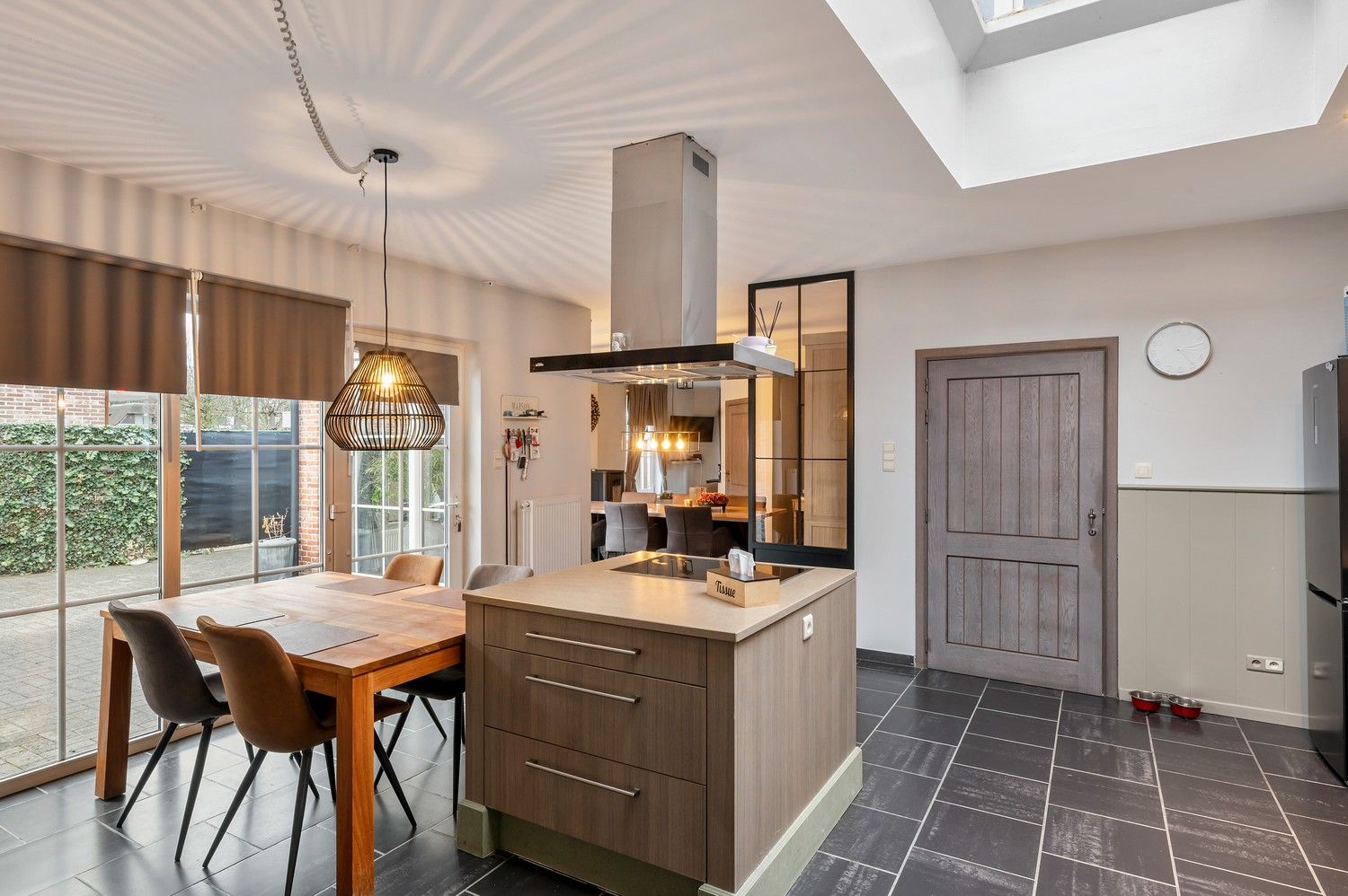 Ruime, instapklare pastorijwoning met bijgebouw op 1 180 m². foto 15