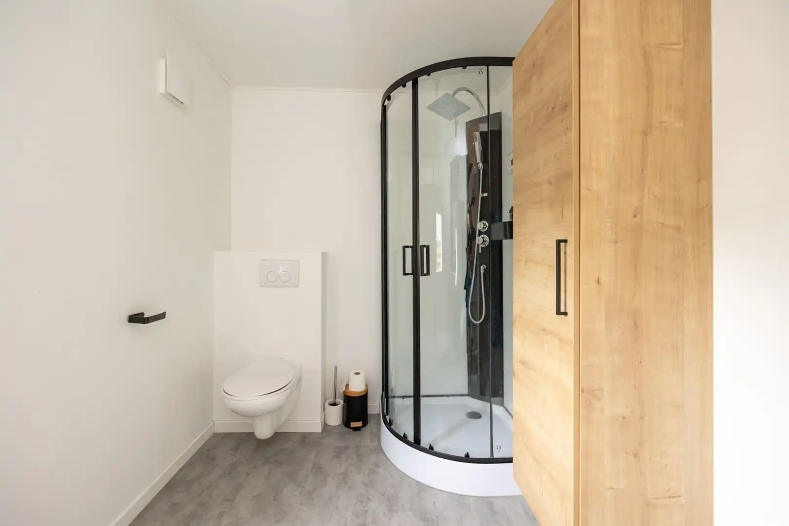 Fijne , recent gerenoveerde starterswoning met  2 slpk foto 14