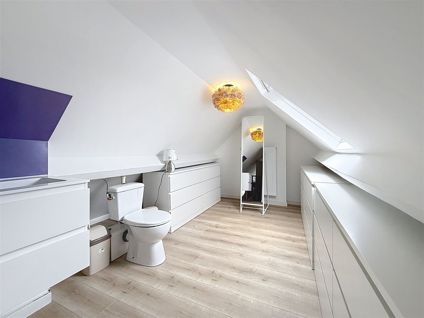 Ruime gerenoveerde woning, 5 slpks, 2 bdks, tuin, 11a 11ca  foto 28