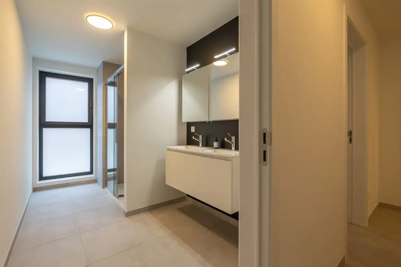 Instapklaar nieuwbouwappartment E20 foto 13