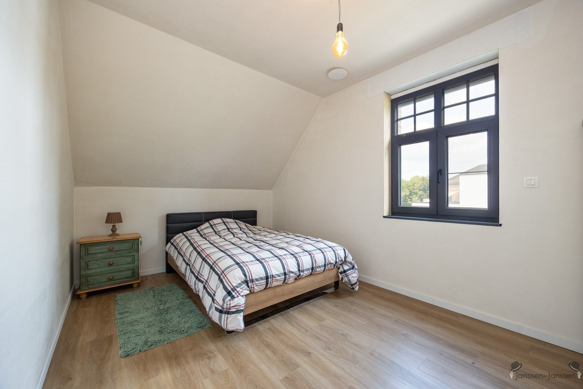 Recente woning met 3 slaapkamers op 482 m² foto 10
