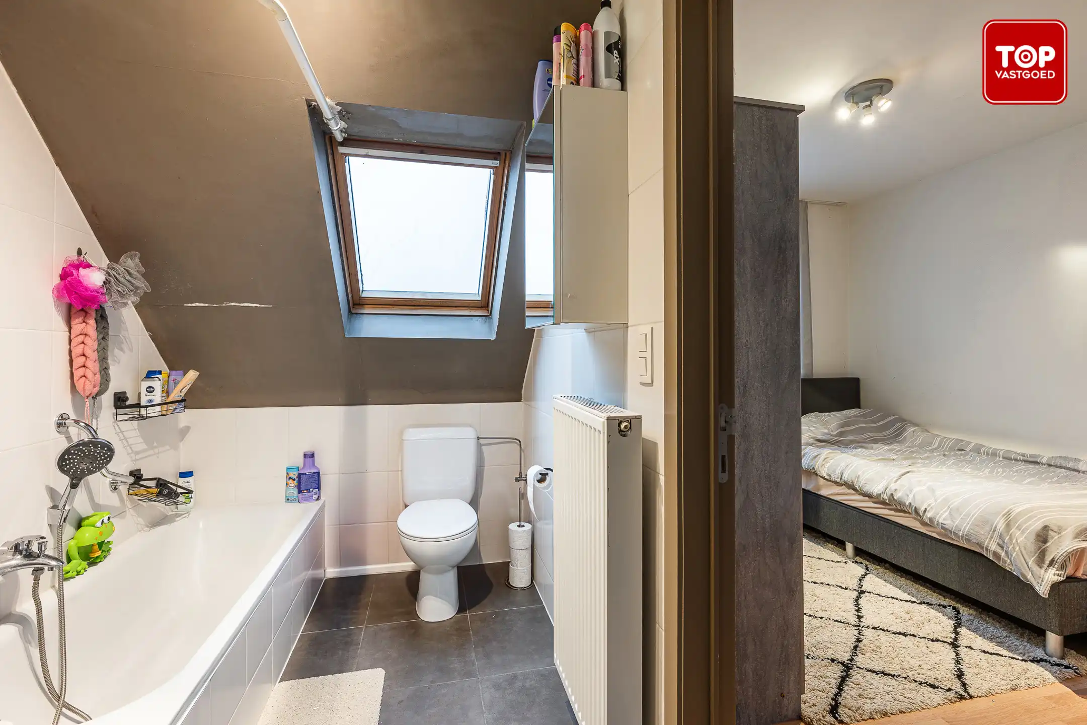 Instapklaar appartement (EPC B) met 2 slaapkamers en privatieve autostaanplaats.  foto 10