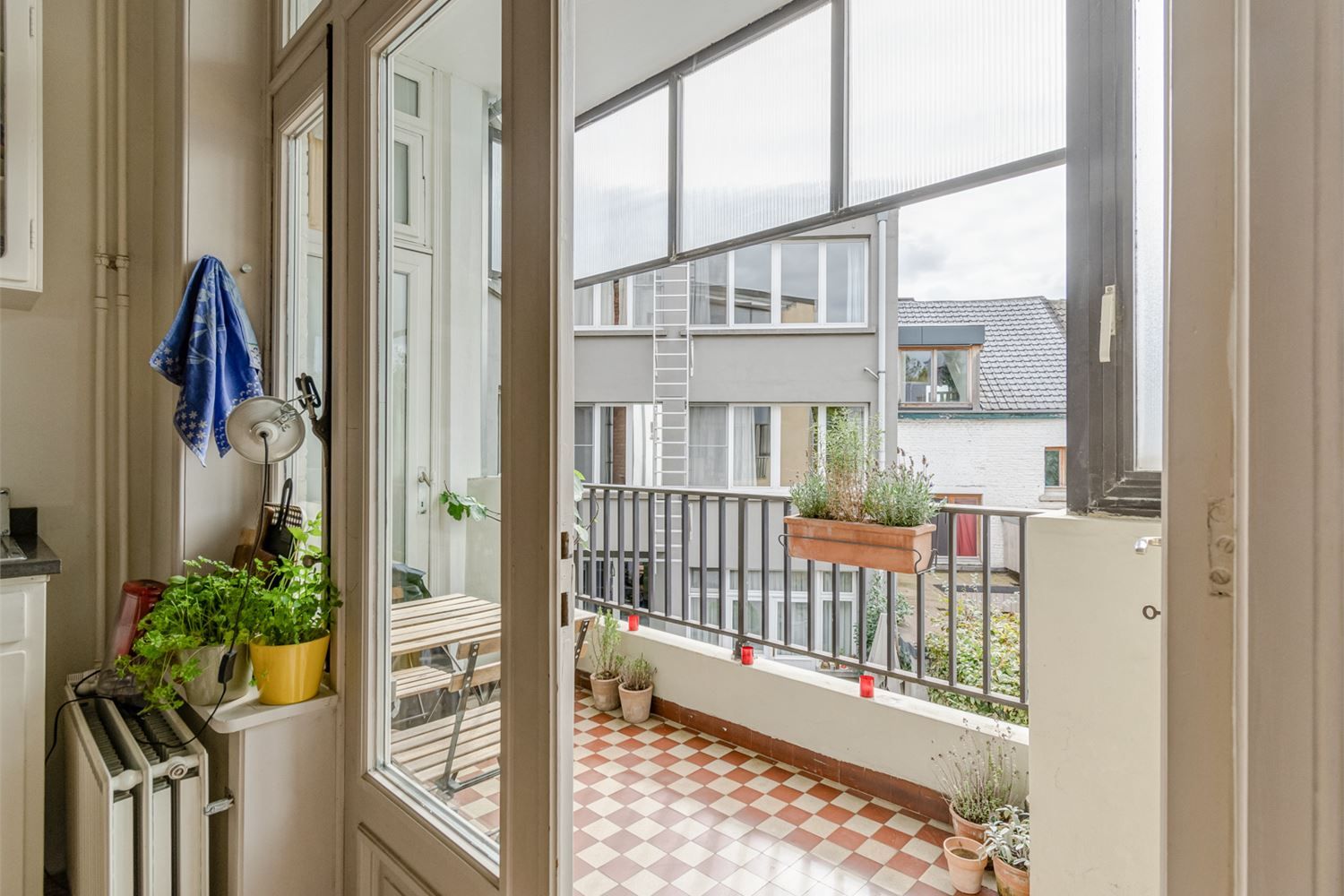 Instapklaar Art-Deco appartement met heerlijk zonneterras nabij 't Groen Kwartier en Zurenborg, voor liefhebbers! foto 21