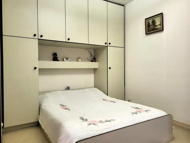 Lichtrijke studio met terras en slaaphoek te koop foto 6