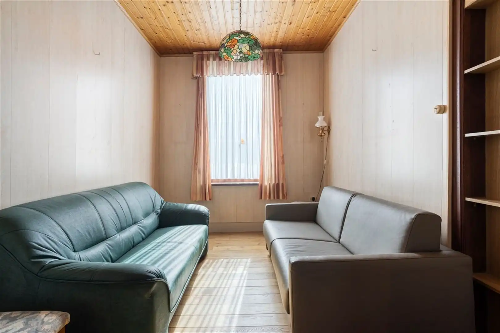 te renoveren woning met tuin foto 7