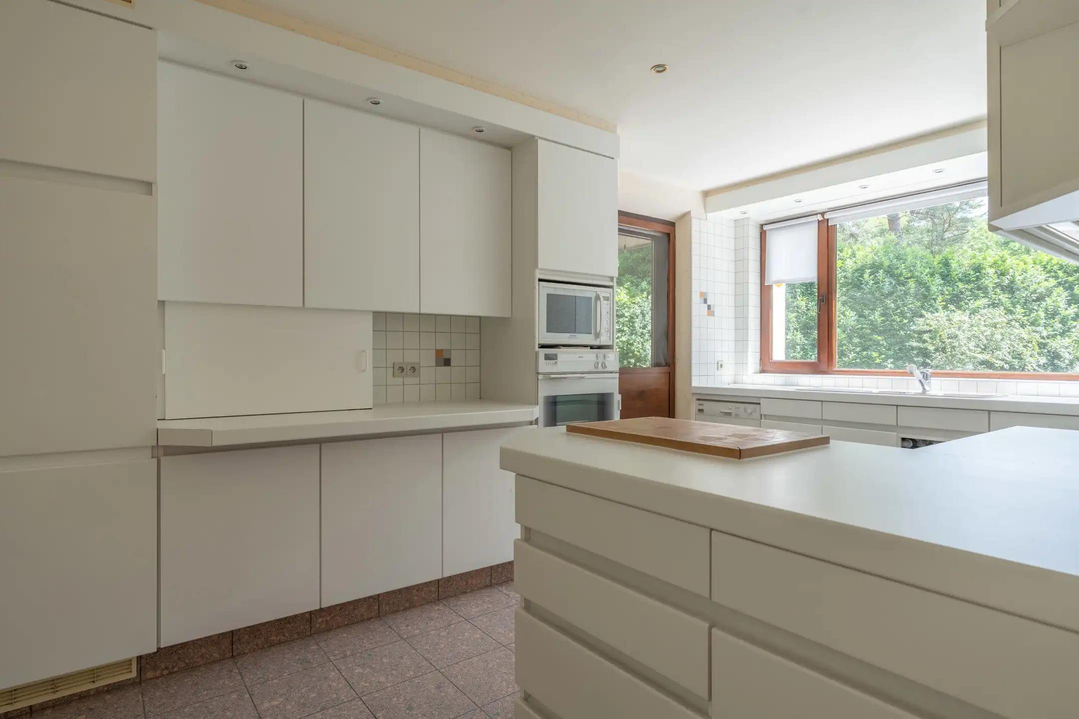 Ruime architectenvilla met 8 slpk's op 1.832 m² te Vosselaar foto 12