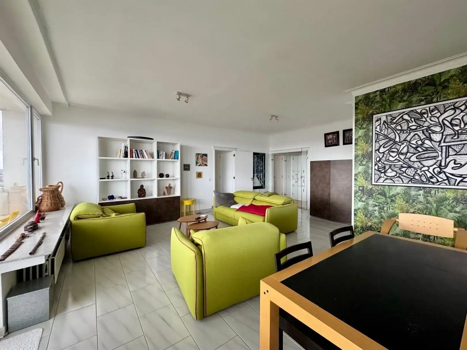 Gemeubeld hoekappartement (12e verdieping) met 3 slaapkamers foto 4