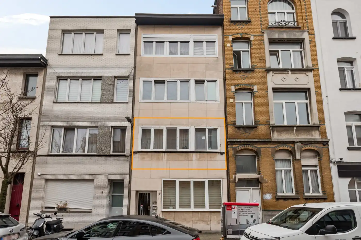 Gerieflijk app. op 1e verd. met 2 slpk. en kelderberging foto {{pictureIndex}}