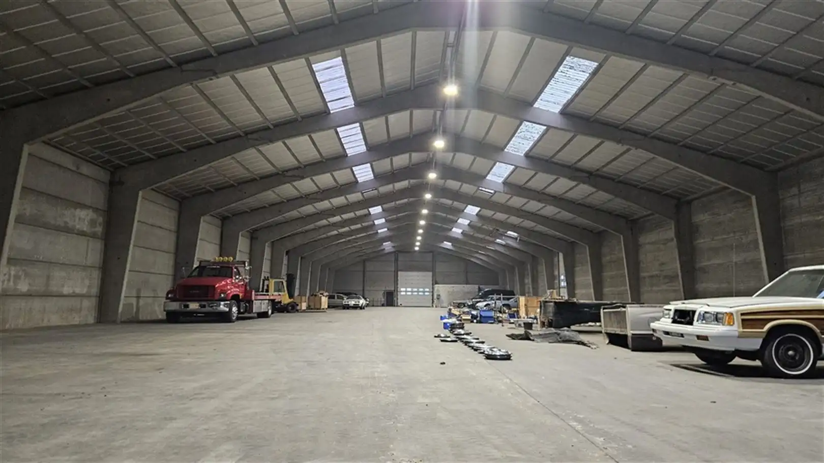 Magazijn met kantoor foto 4