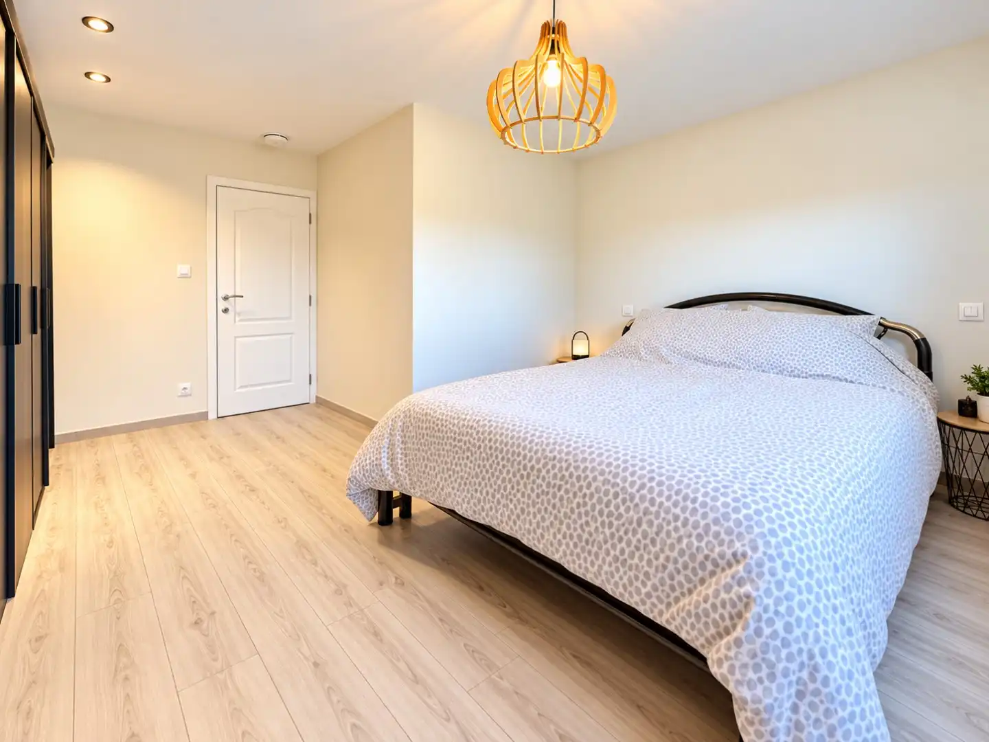 Moderne gezinswoning met drie slaapkamers en energiezuinige afwerking foto 7