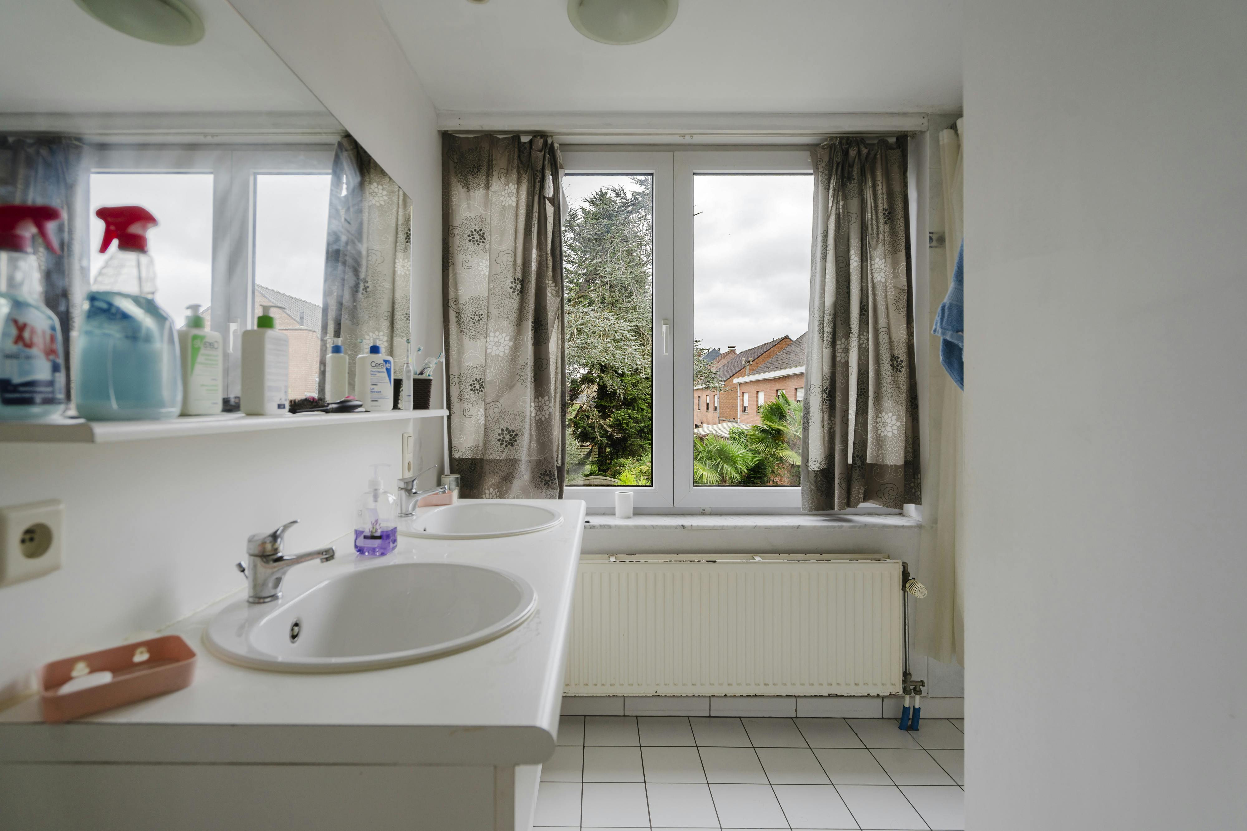 Ruime woning met 4 slaapkamers en tuin in Kortrijk!  foto 11